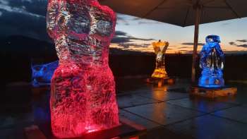 Ice carving: The coolest team event